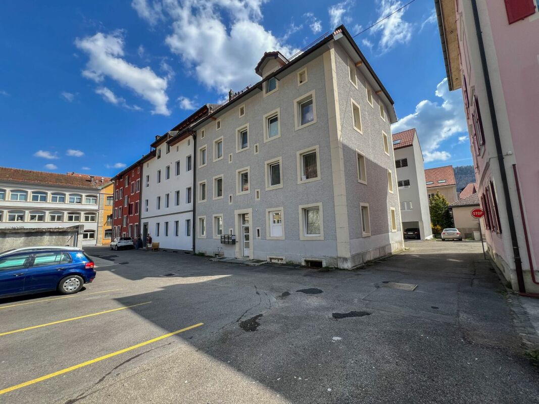 Charmant duplex de 4 pièces entièrement rénové pour du rendement
