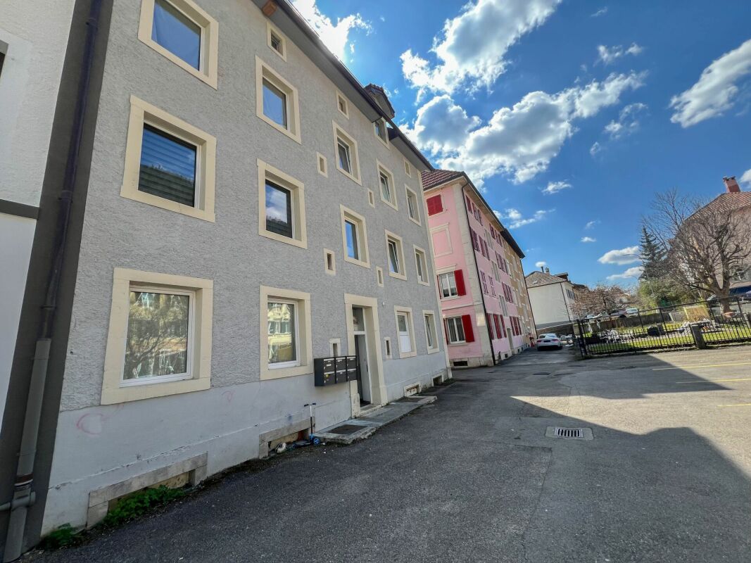 Charmant duplex de 4 pièces entièrement rénové pour du rendement