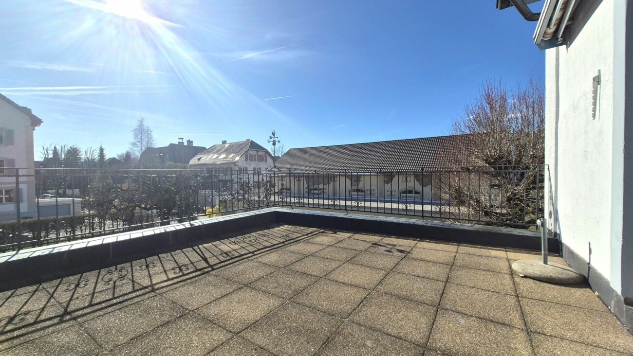Splendide appartement de 2 pièces rénové avec grande terrasse et véranda