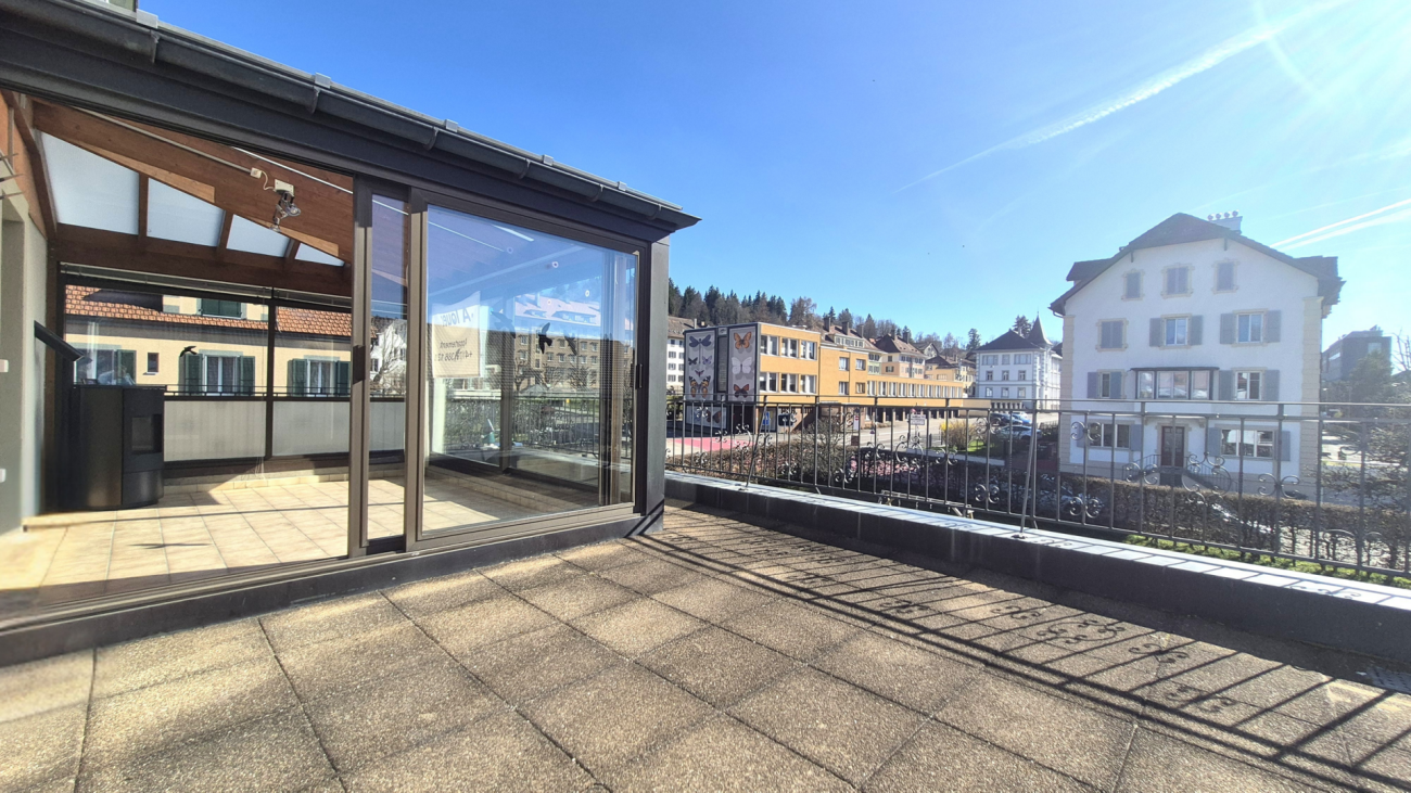 Splendide appartement de 2 pièces rénové avec grande terrasse et véranda