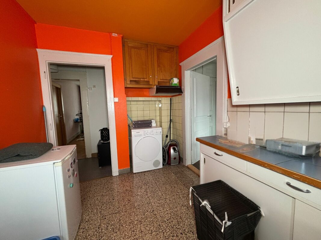 Bel immeuble familial avec terrasse et jardin