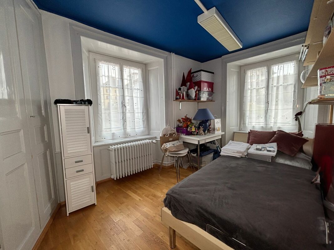 Bel immeuble familial avec terrasse et jardin