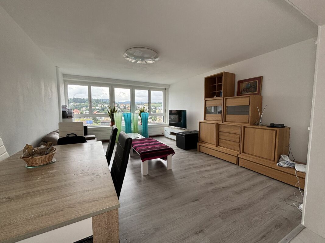 Lumineux et spacieux appartement de 8 pièces