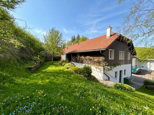 Belle maison familiale avec 6 grands garages 14
