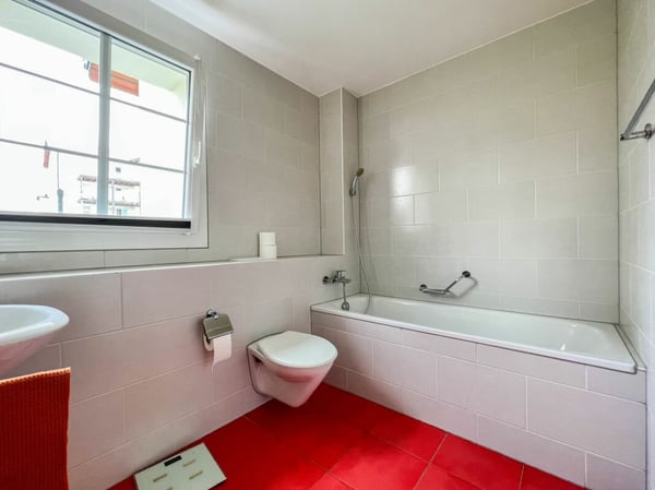 Bel appartement de 4.5 pièces avec jardin privatif 9