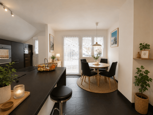 Belle maison familiale avec 6 grands garages 4