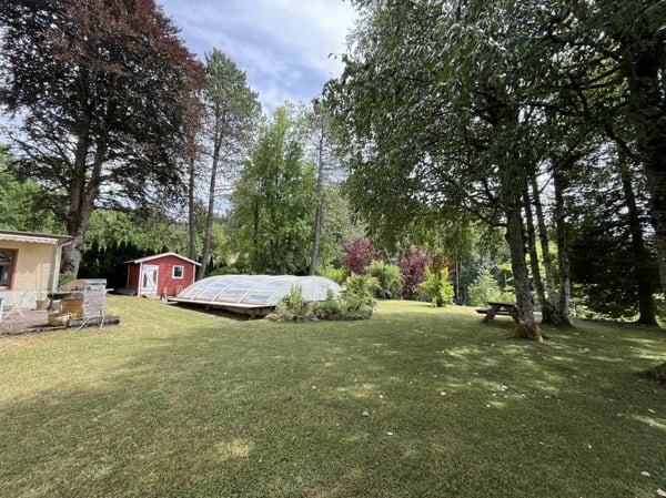 Maison de maître de 4 appartements avec piscine 4
