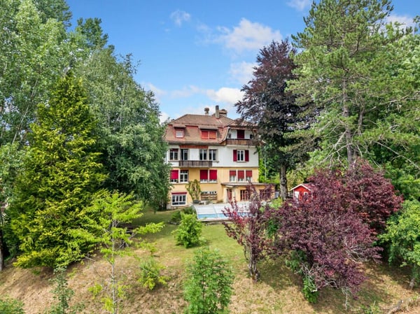Maison de maître de 4 appartements avec piscine 2