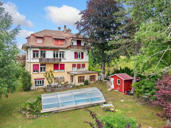 Maison de maître de 4 appartements avec piscine 3