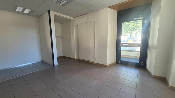 Local commercial / bureaux au coeur des Ponts-de-Martel 6