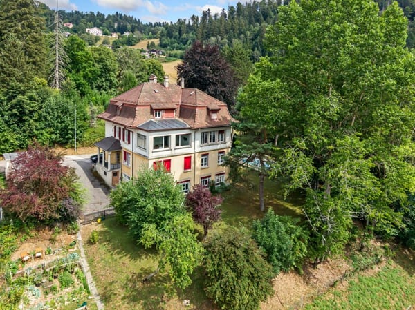 Maison de maître de 4 appartements avec piscine 2