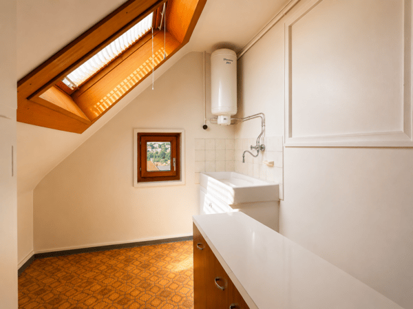 Maison familiale de 3 appartements à rénover 12