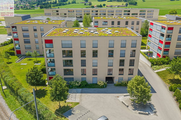 Magnifique appartement de 4.5 pièces au 1er étage 2 places de parc 3