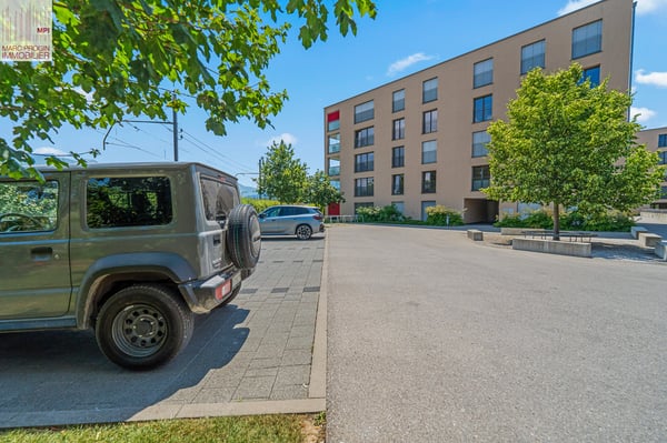 Magnifique appartement de 4.5 pièces au 1er étage 2 places de parc 2