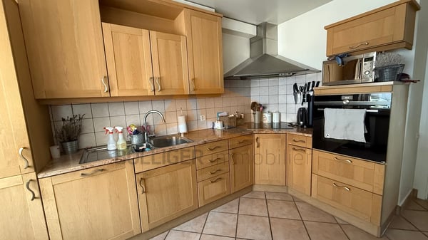 A VENDRE Appartement de 1.5 pièces et garage en PPE 9