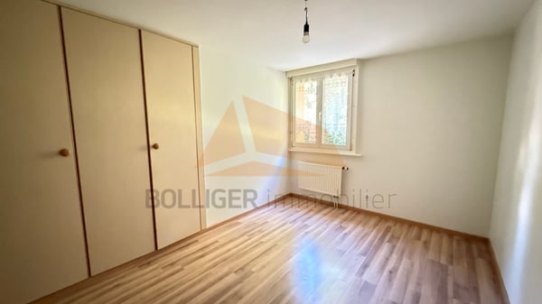A VENDRE APPARTEMENT DE 1.5 PIÈCES EN PPE ET PLACE DE PARC INTÉRIEURE 8