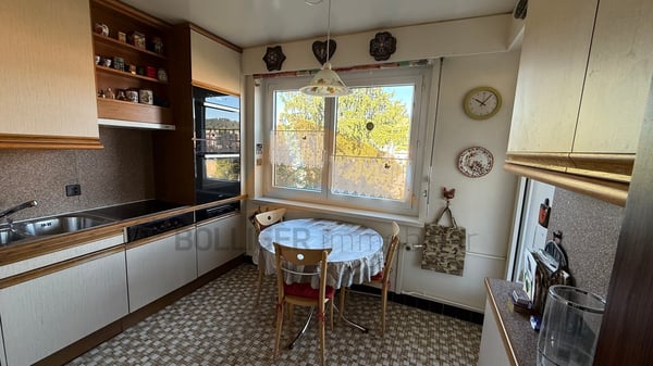 A VENDRE APPARTEMENT DE 1.5 PIÈCES AVEC BALCON ET GARAGE BOX 7