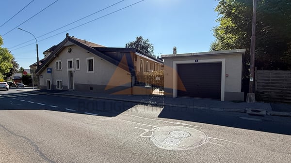 A VENDRE TRÈS BEL IMMEUBLE MIXTE 4