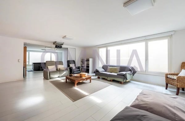 Villa de 330 m2 avec piscine et 200 m2 de terrain 7