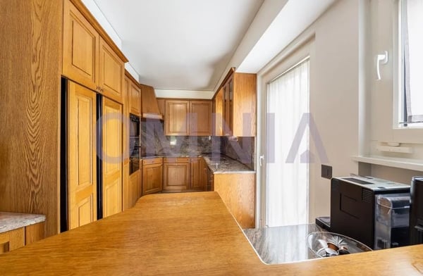 Villa de 330 m2 avec piscine et 200 m2 de terrain 4