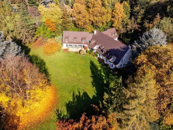 Magnifique propriété située dans un havre de verdure à proximité de Lausanne ! 12