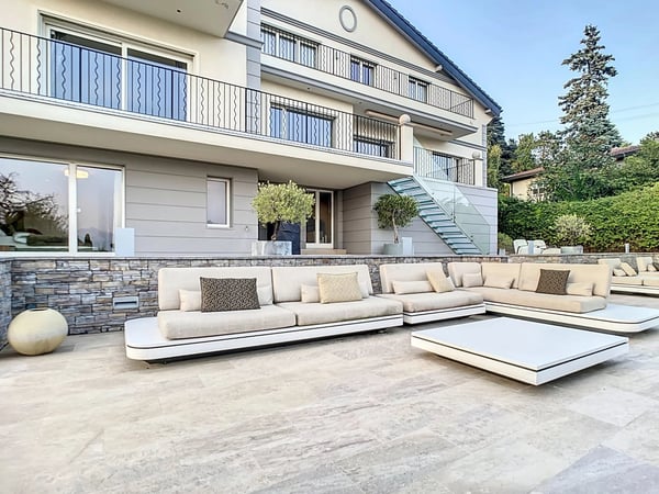 Vue lac et élégance intemporelle 12