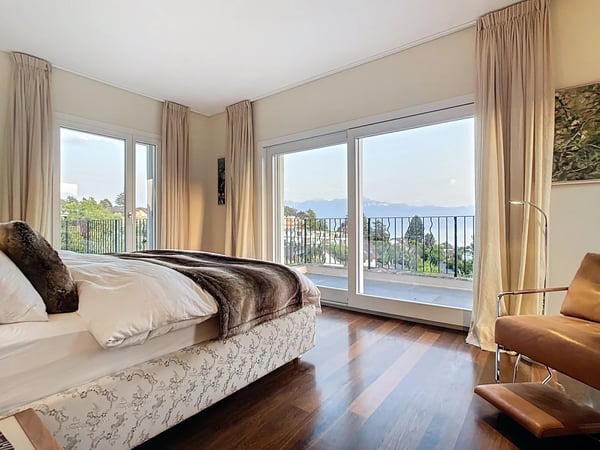 Vue lac et élégance intemporelle 7