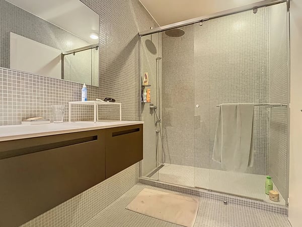 Vue lac et élégance intemporelle 7