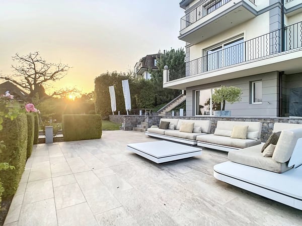 Vue lac et élégance intemporelle 5