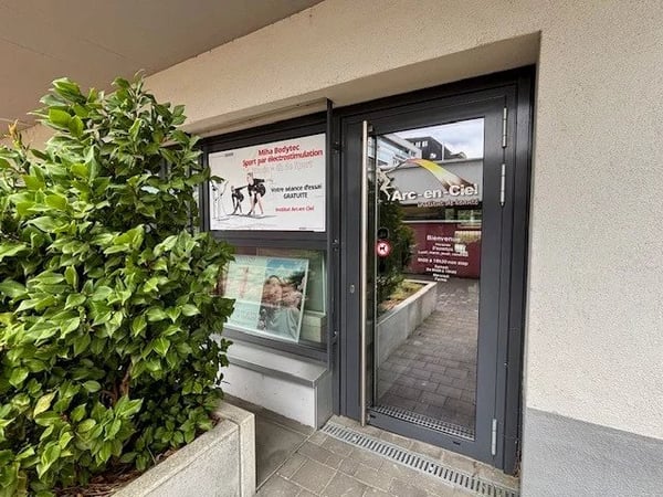 Local commercial aménagé avec activité existante et excellente rentabilité 6