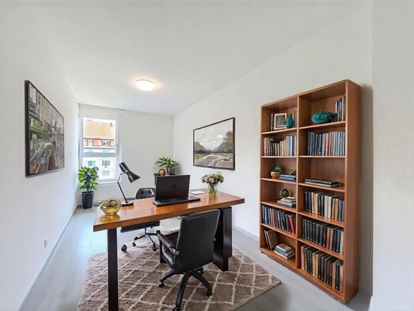 Lumineux et spacieux appartement ? Garage & place intérieure ? Centre-ville 2