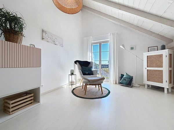 Spacieuse villa familiale de caractère avec vaste jardin (Laténa) 12