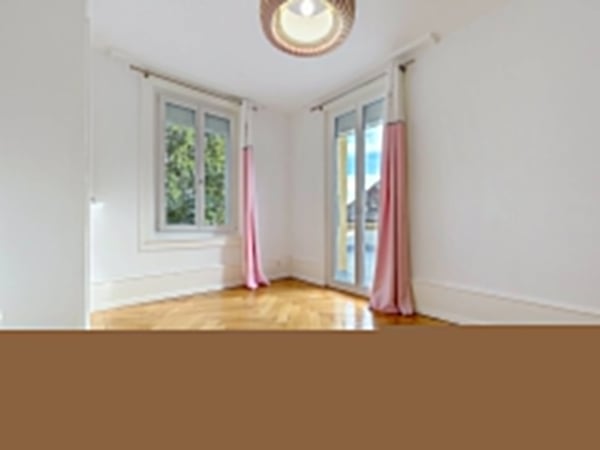 Maison de caractère rénovée avec vue lac et alpes 13