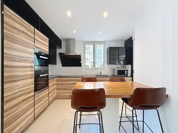 Maison de caractère rénovée avec vue lac et alpes 12