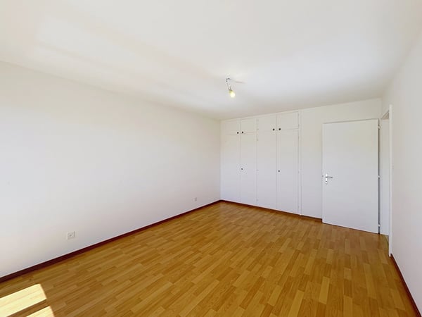 Lumineux 3.5 pièces avec balcon et vue à Neuchâtel 5