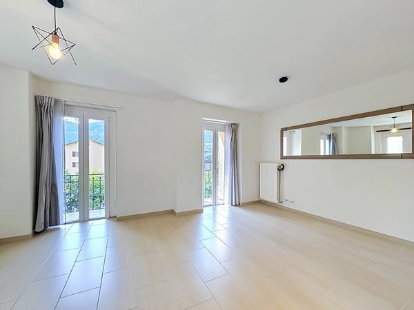 Exclusivité - Splendide maison de village rénovée, jardin et piscine 3