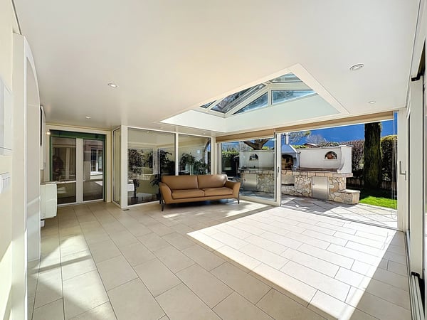 Spacieuse villa 5.5 pièces avec piscine et jardin 11