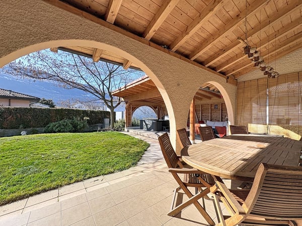 Spacieuse villa au calme, terrasse et jacuzzi 6