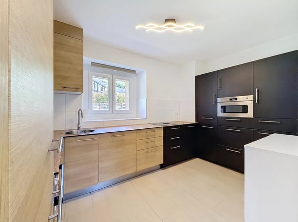Exclusivité - Splendide maison de village rénovée, jardin et piscine 8