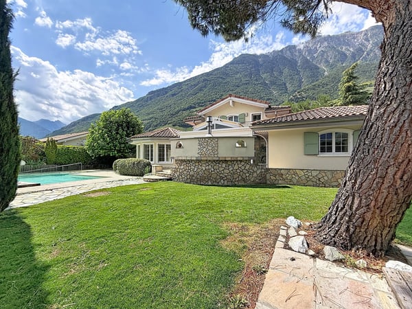 Spacieuse villa 5.5 pièces avec piscine et jardin 7
