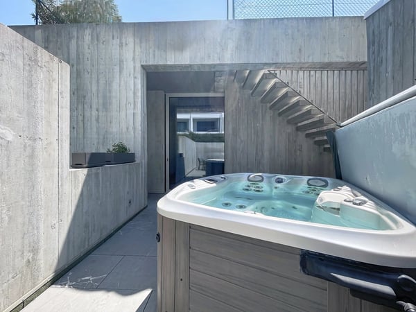 Propriété contemporaine avec rooftop panoramique 11