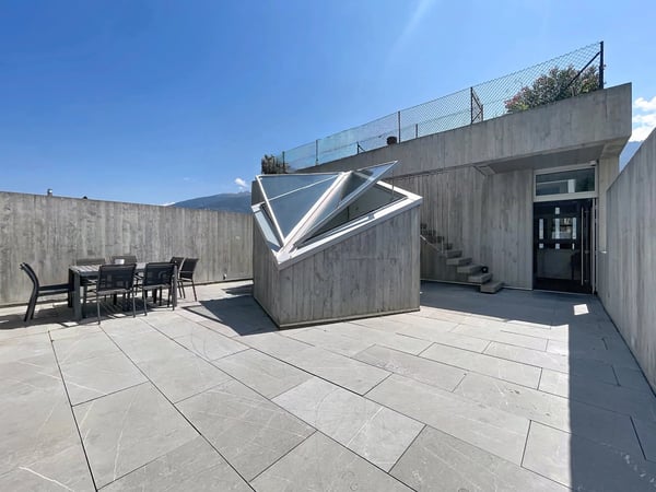 Propriété contemporaine avec rooftop panoramique 12