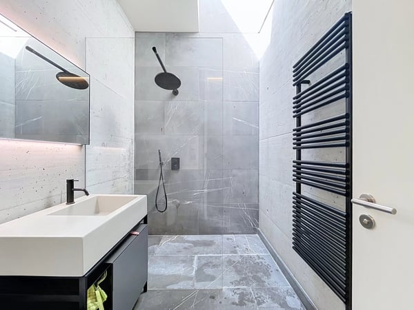 Propriété contemporaine avec rooftop panoramique 10