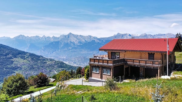 Chalet d'exception au coeur des Alpes valaisannes 1