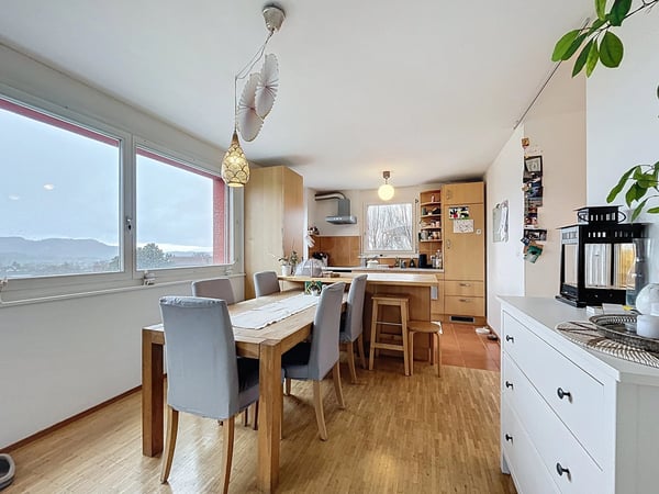 Appartement de 5.5 pièces au rez-de-chaussée ! 3