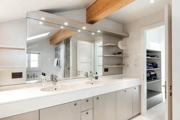 Chalet avec une vue imprenable et potentiel exceptionnel 11