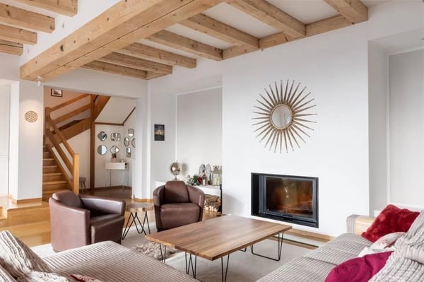 Chalet avec une vue imprenable et potentiel exceptionnel 2