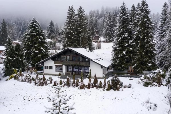 Chalet avec une vue imprenable et potentiel exceptionnel 13