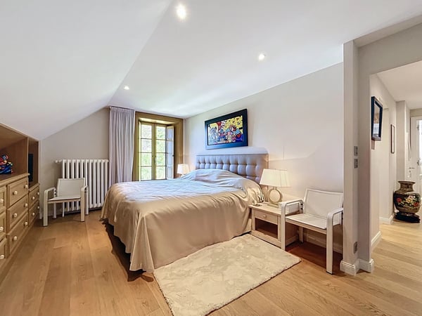Propriété avec vue panoramique et rendement locatif 8