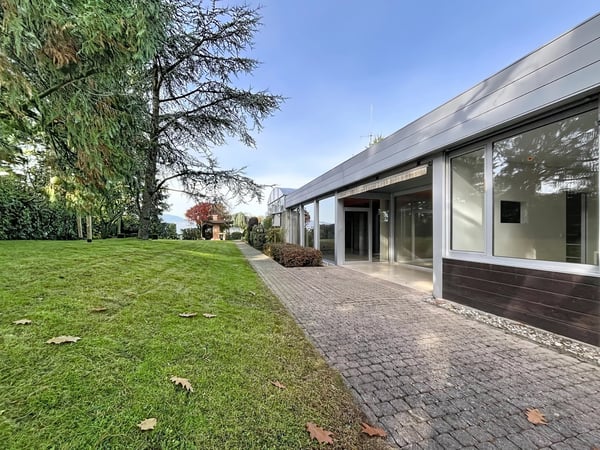 Propriété familiale modulable avec 3 logements 9